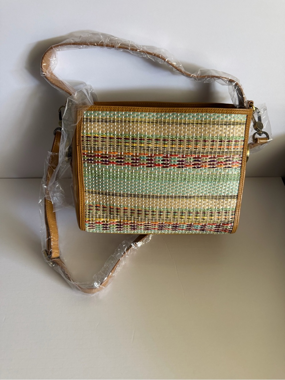 HOBO Mint and Tan Woven Crossbody Bag Brand new with matching wallet - Picture 2 of 13